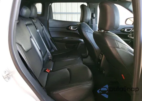 2024 Jeep Compass Trailhawk z USA, uszkodzony, nr VIN 3C4NJDDN5RT161007